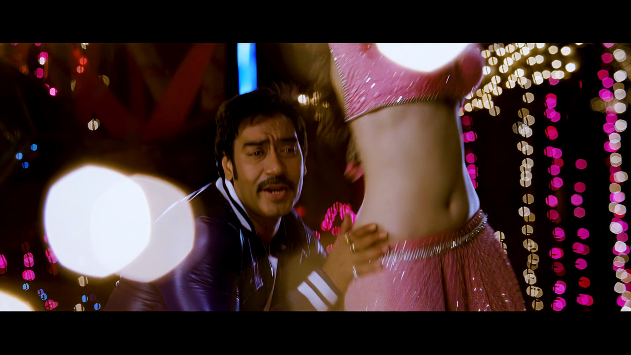 Tamanna Hot Song 03 From Himmatwala Taki O Taki 4K (Best Quality).mp4_snapshot_03.39_[2021.04.05_13.