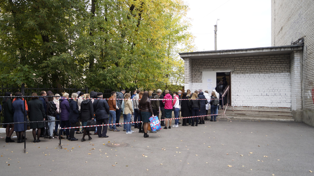 Псков. Выборы. День первый, открепительный. Псков. Выборы. День первый, открепительный.