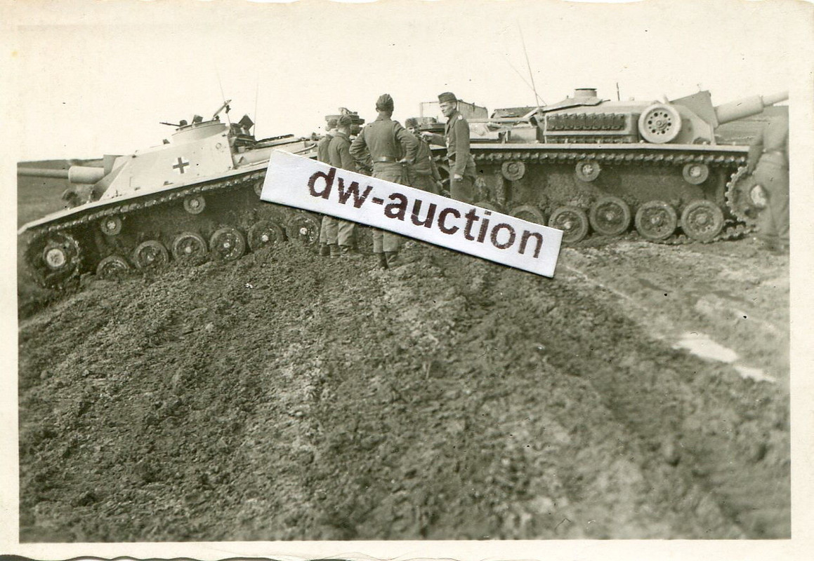 Sturmgeschütz Abt. 667 , 2 Stug Langrohr mit Besatzung