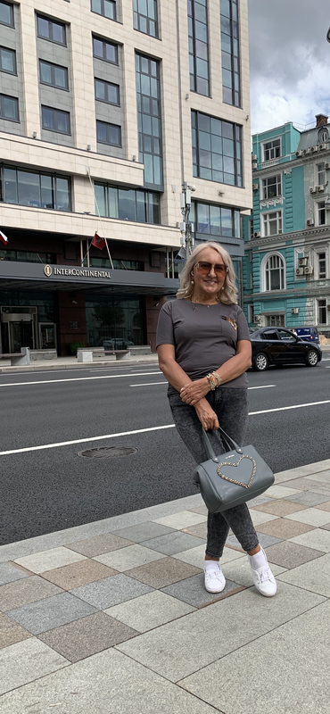 02DF1A85-6AFF-4AE7-B96E-4A49FB072779