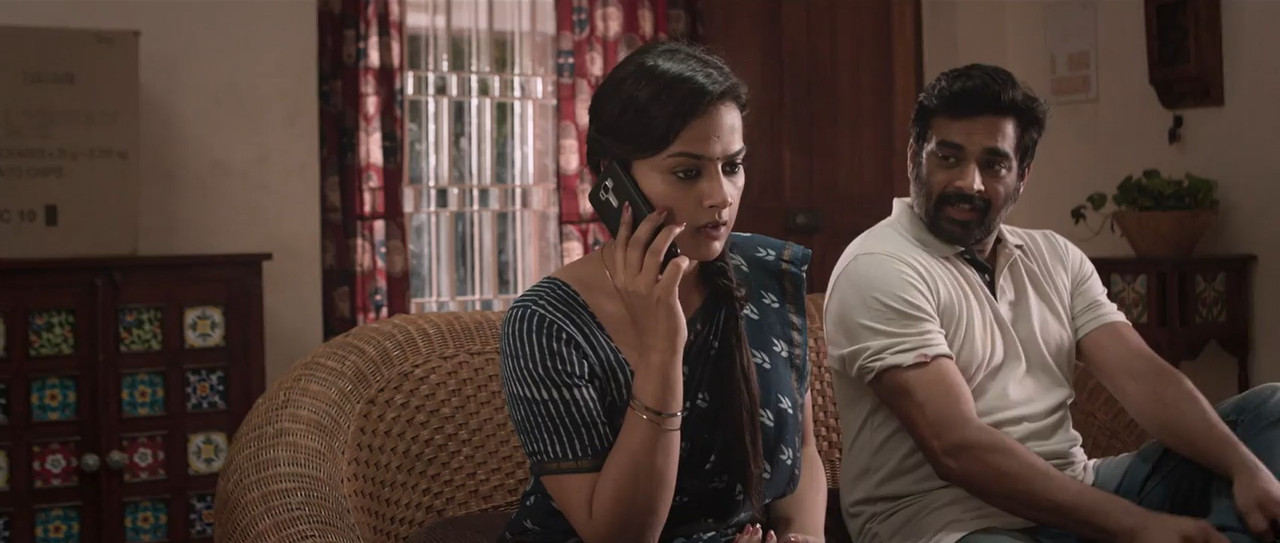 Vikram Vedha 2017 WebRip [Tamil] 480p 720p ESub Screenshot