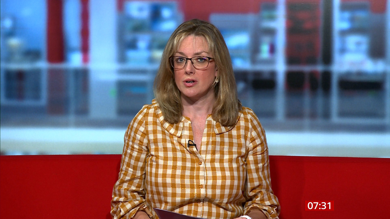 10.25 - 06.00.00 - Breakfast. The BBC's Breakfast programme features ....ts_snapshot_12.17.022