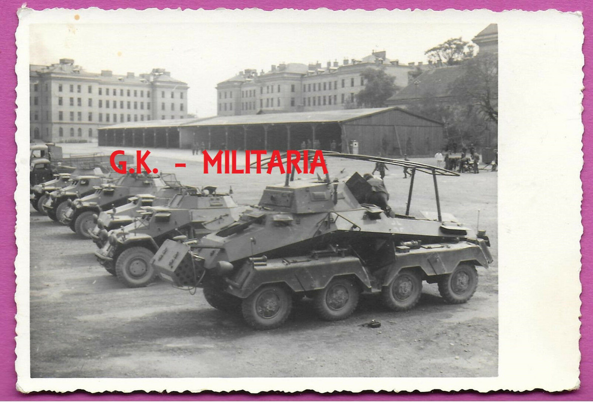 Foto Wehrmacht Panzer-Spähwagen Radpanzer Kaserne
