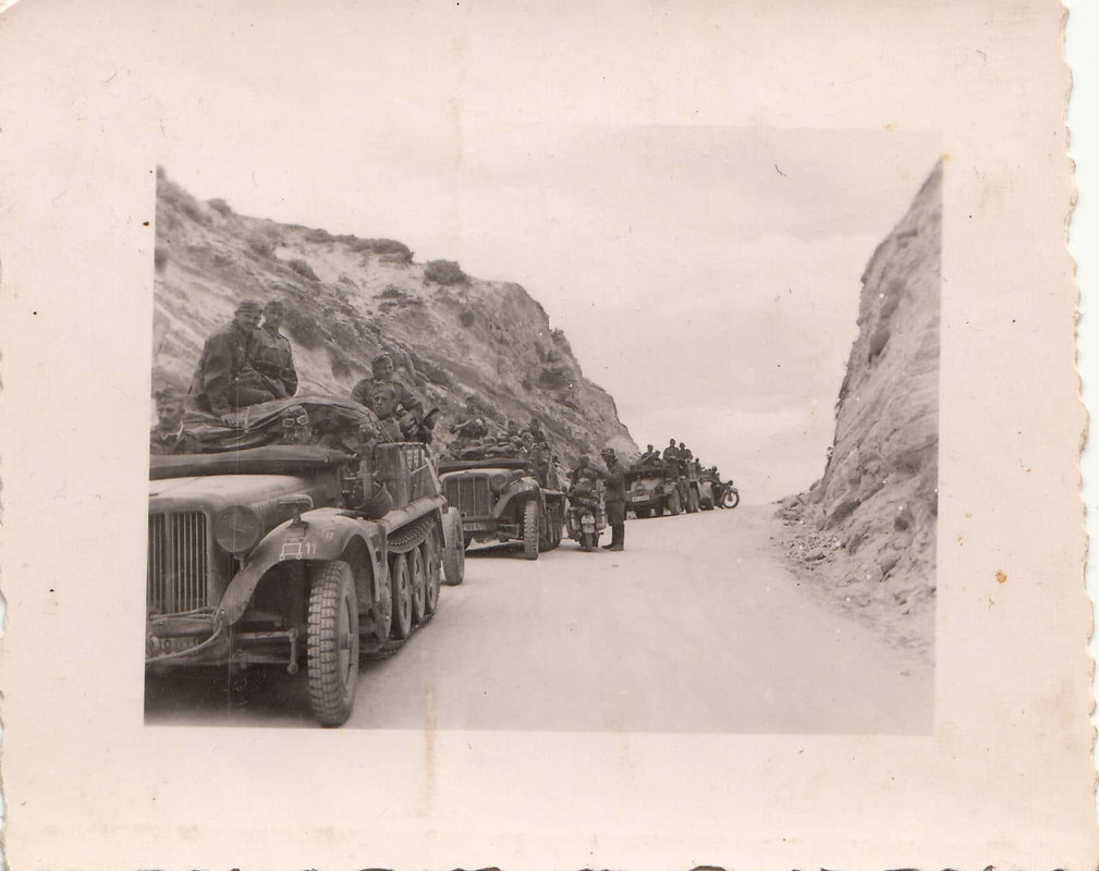 Wehrmacht Südfront Kolonne leichte Halbkette LKW