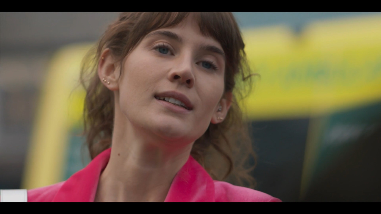 2023-04-08_21_35_BBC1_Casualty_37x26_Welcome-to-the-Warzone.mp4_snapshot_00.53.01.910
