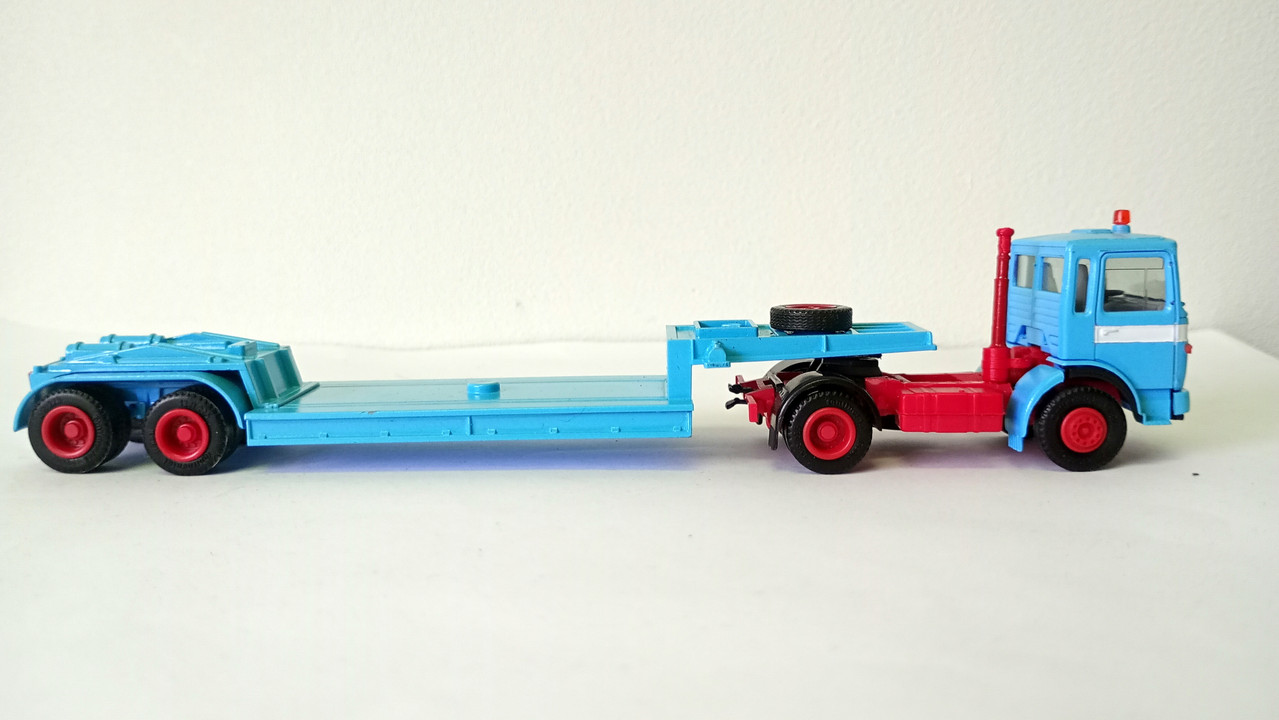 Mach (3850)