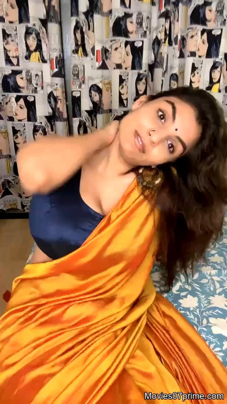 Anveshi jain Live.mp4.0020
