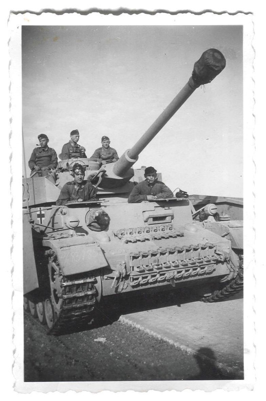 Foto Panzer IV Panzerregiment GD Turmnummer 23 ( 2 )