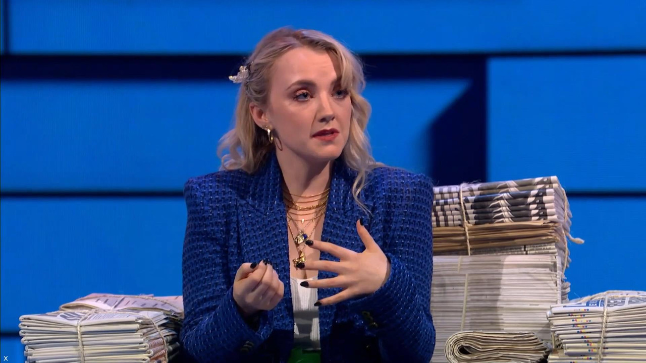 Evanna Lynch 041121.mp4_snapshot_04.08_[2021.11.04_23.53.51]