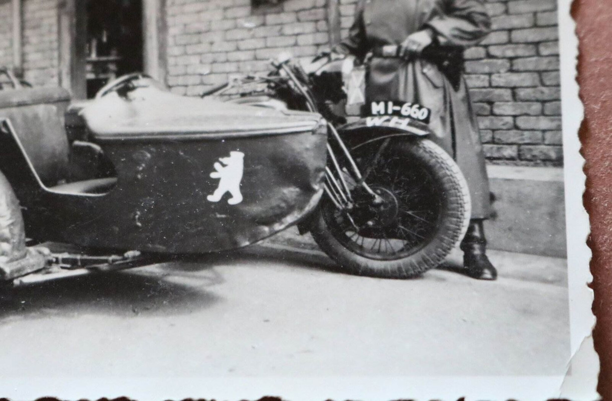 Fotos - Krad mit Beiwagen - Emblem Bär