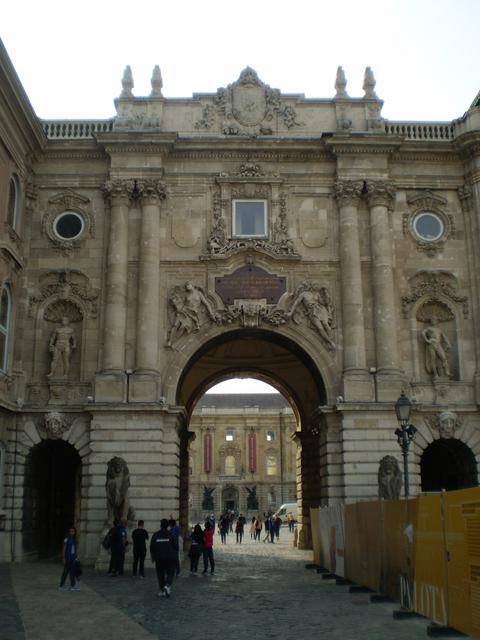 Día 3 jueves 22 de Agosto museos hospital de la roca, de historia militar - Budapest, centro de Europa (3)