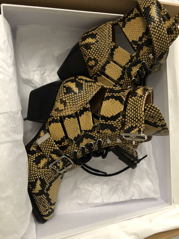 2AE83613-DFCB-4656-953E-305D35BAC953