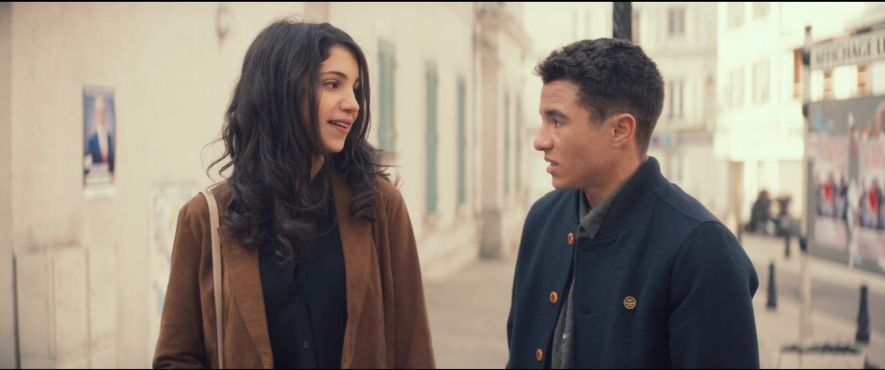 Neuilly.Sa.Mere.Sa.Mere.2018.FRENCH.720p.BluRay.x264-UTT.mkv_sna