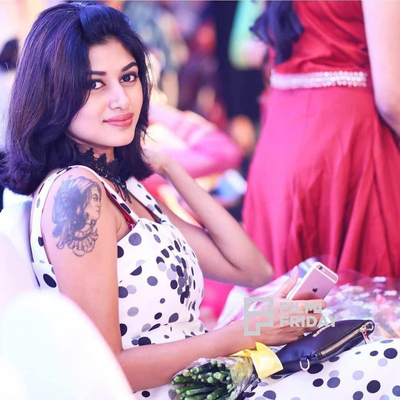 Mallu serial actress Oviya latest Leaked watch full video #OviyaLeaked