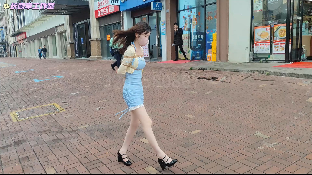 长颜草 御姐包臀裙超高跟鞋.mp4_20250401_185536.226