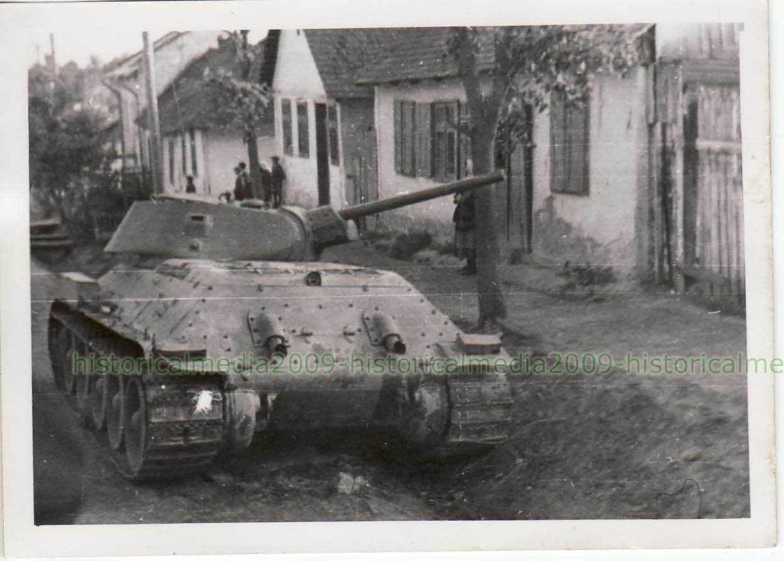 1911. Т-34 8 ТД 4 МК. Подбит в г. Магеров. 25 июня 1941 г.