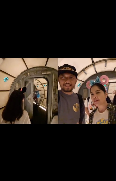 Agus Yudhoyono bersama Annisa Pohan dan Almira saat berada di depan pintu pesawat Star Wars.