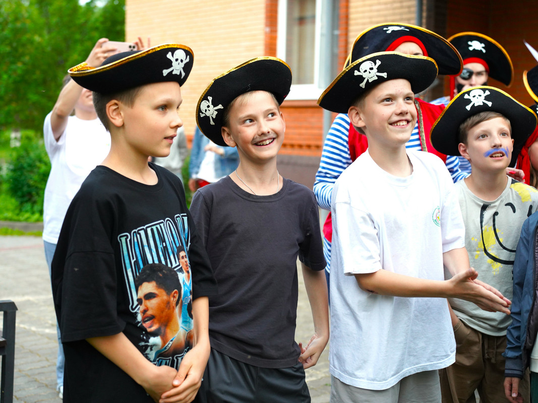 Пиратская вечеринка в лагере Каралловец