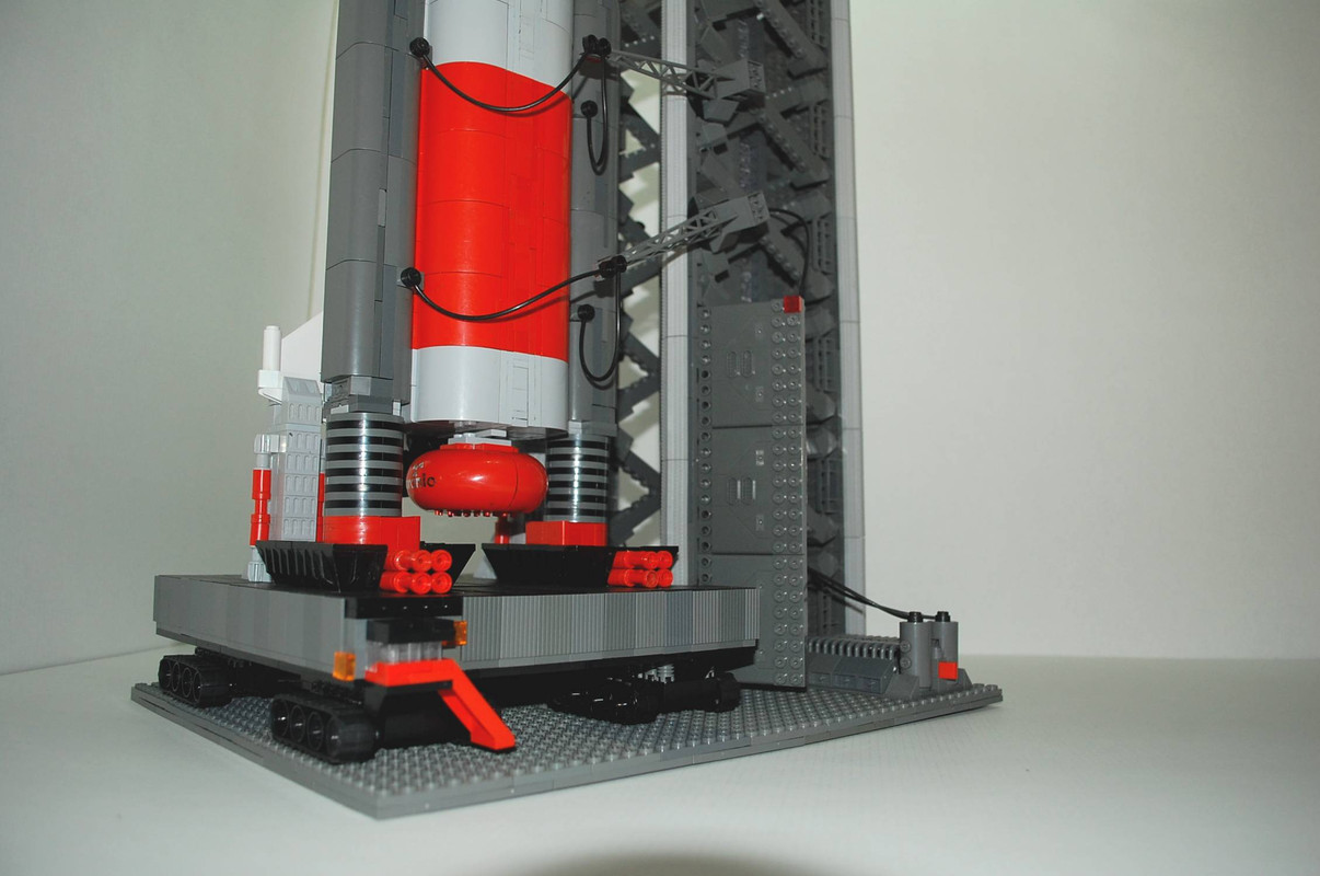 Lanzadera Challenger y torre de lanzamiento 07