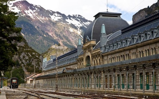 Great railways of the world - Page 2 Canfranc-railway-station