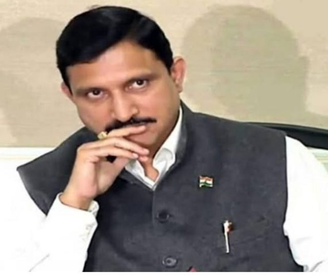 గుంటూరు ఎంపీ సీటుపై సుజనా కన్ను? గుంటూరు ఎంపీ సీటుపై సుజనా కన్ను?