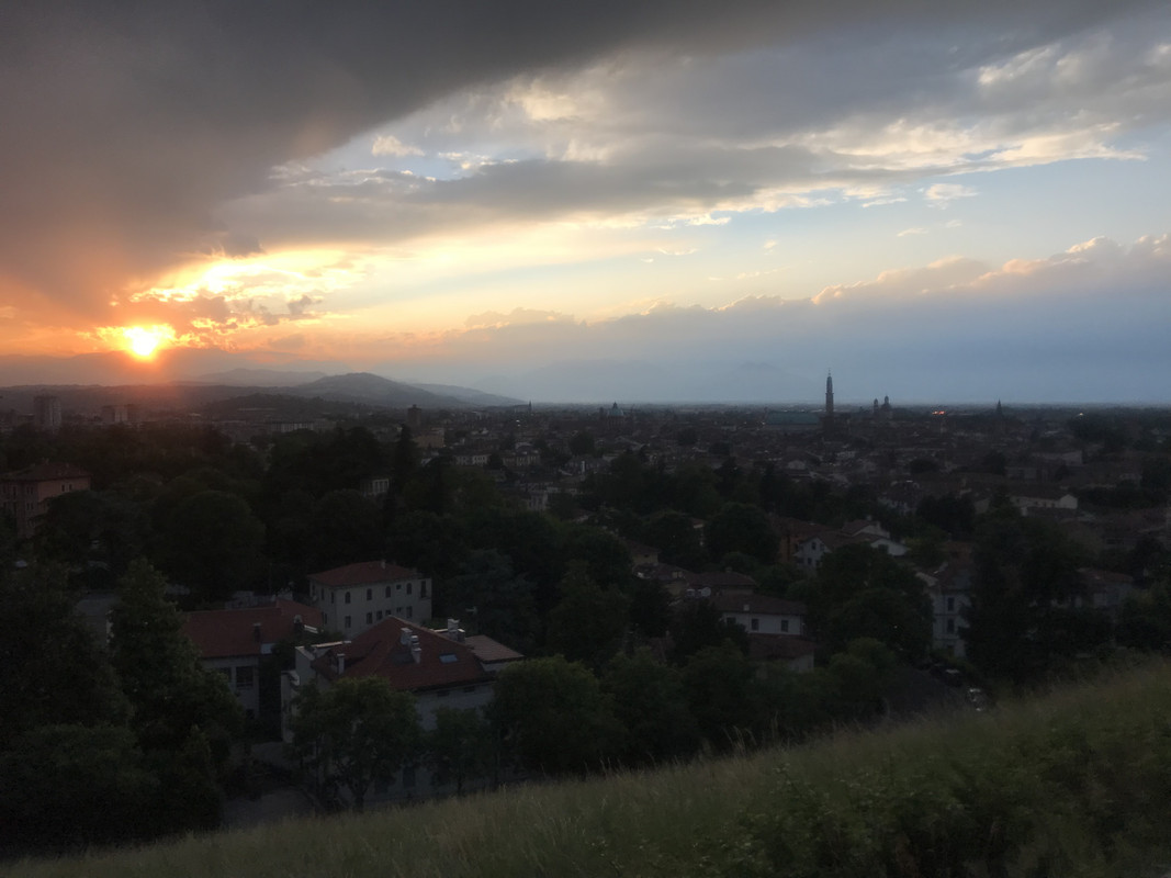 CE2431A8-C0BA-4ED3-A60F-33CC7002DBA2