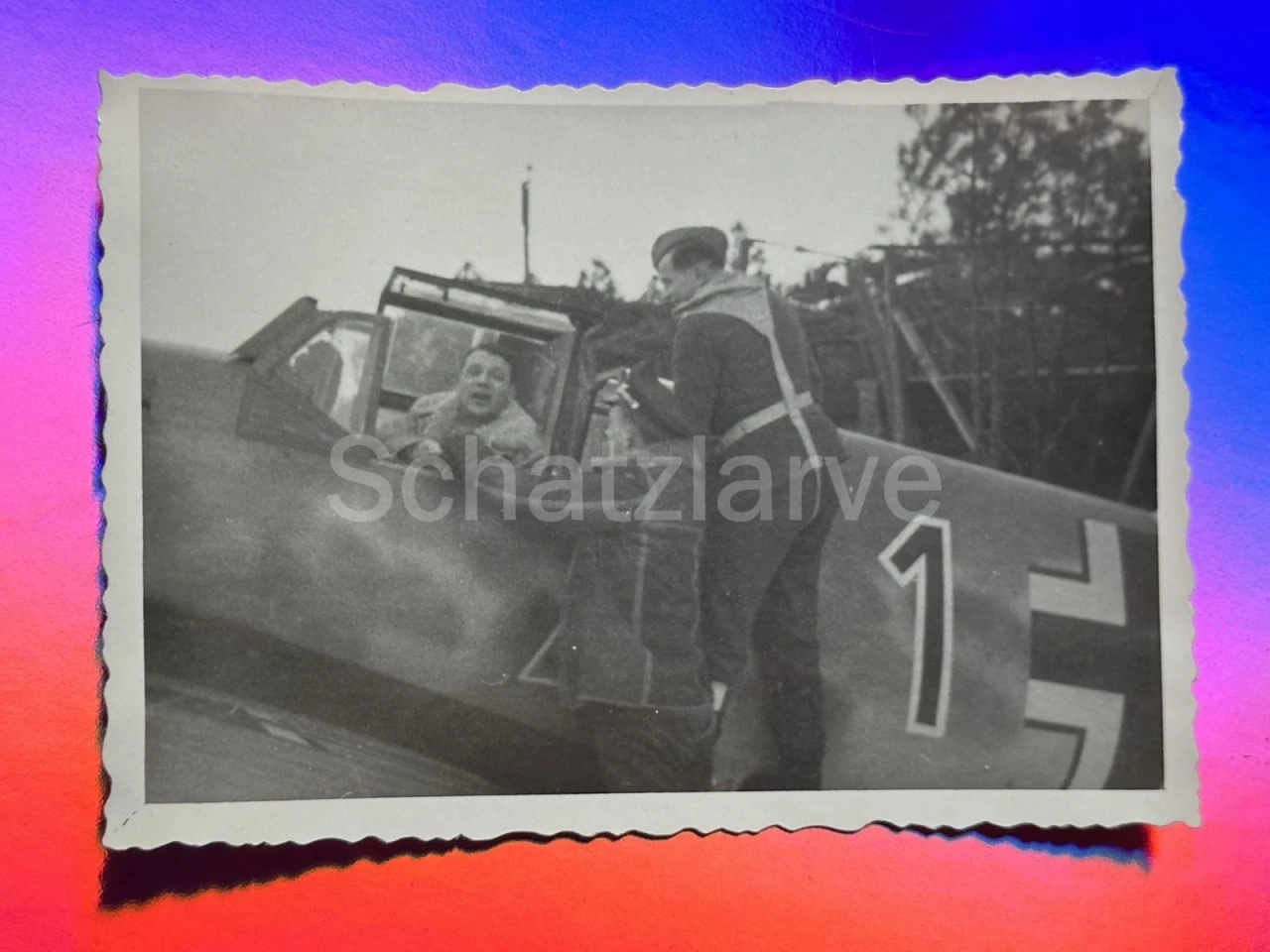 Foto Luftwaffe II (J G 1) 5 Staffel Me 109 Nummer 1 Piloten 01 (MJ 200)