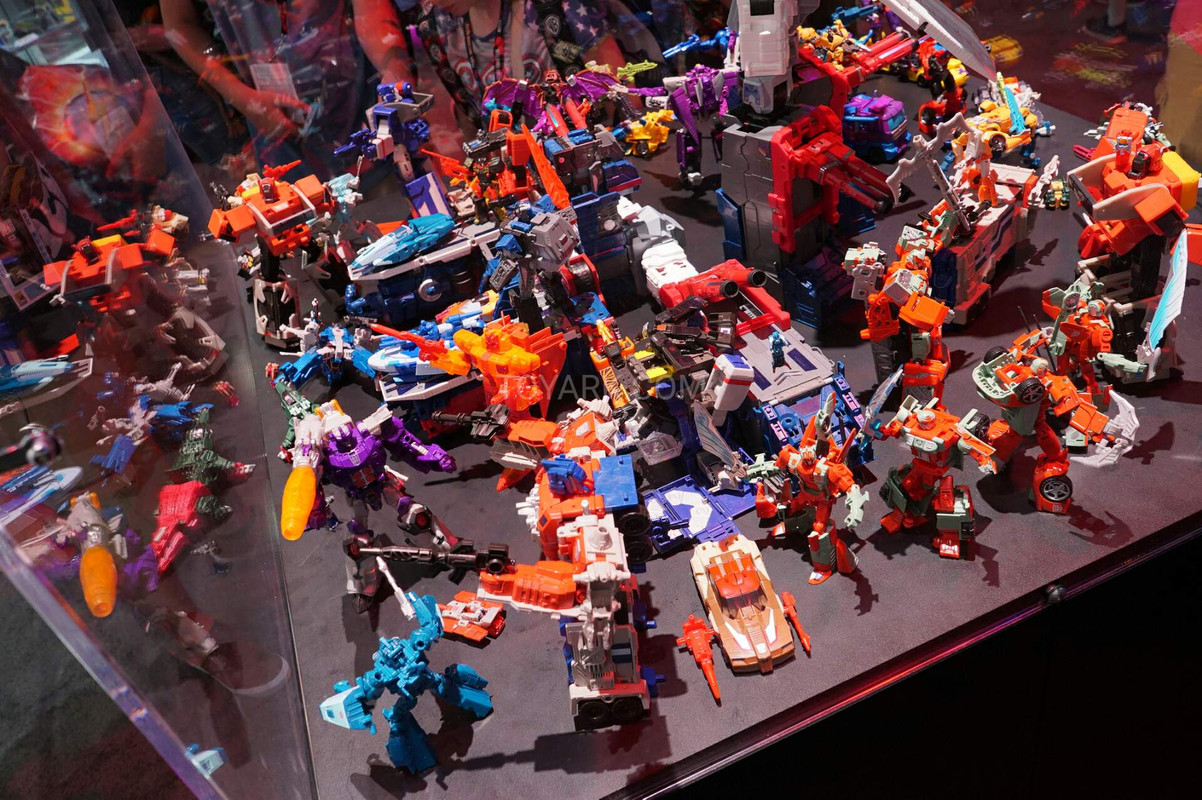 SDCC2016-Transformers-Titans-Return-040