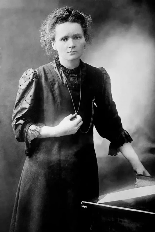 Marie-Curie-c-1898-jpg