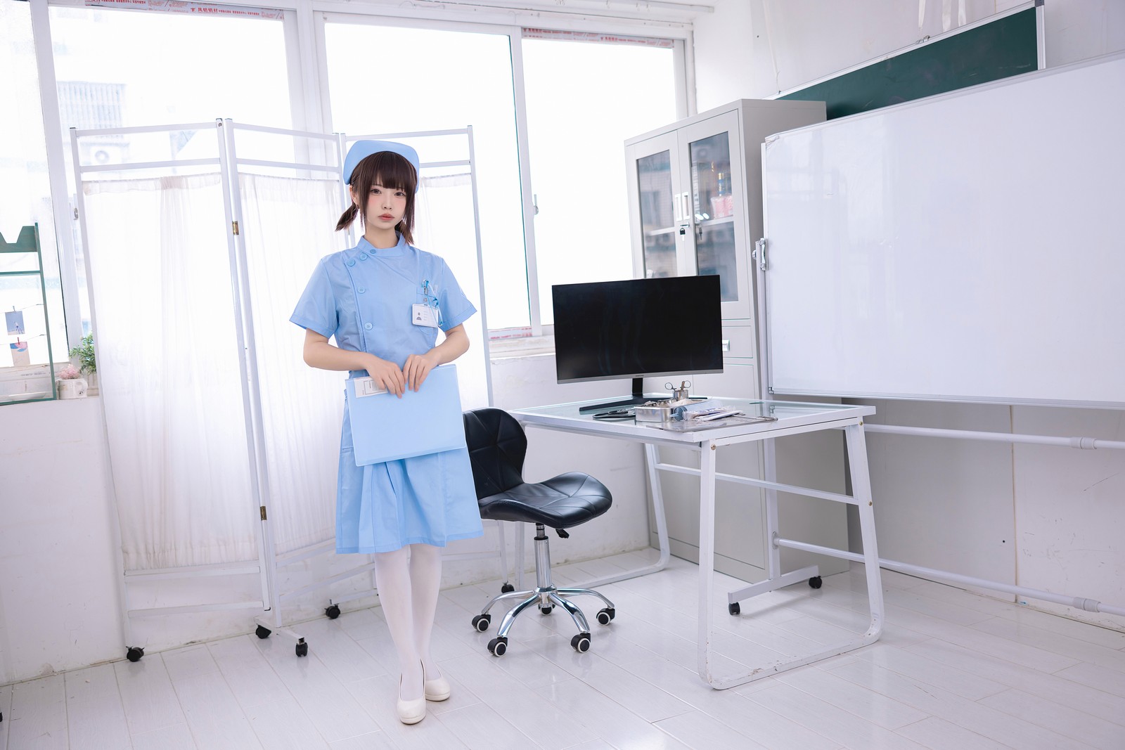 十万珍吱伏特（香川澪）实习生主题摄影作品集｜155P+1V｜1.38GB