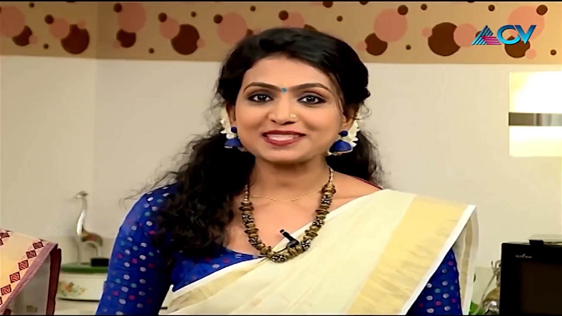 Malayalam Anchor Wide Sexy Tummy show in Kerala set Saree mkv snapshot