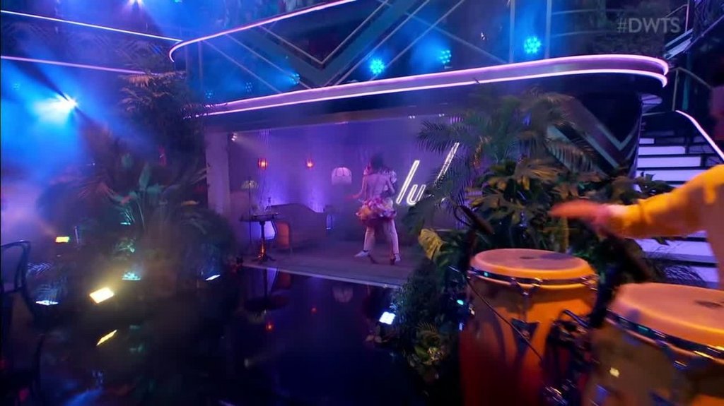 [Image: ukguqk3my266.jpg]