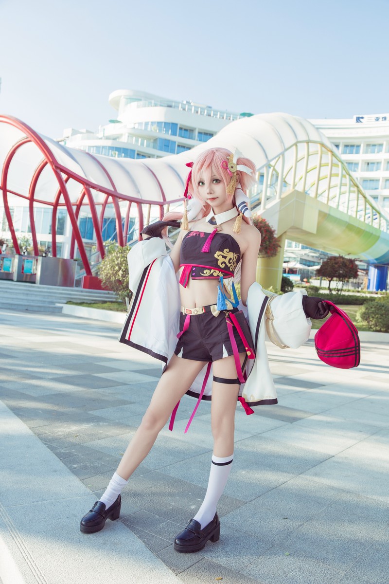 艾西Aiwest 原神烟绯花鸟与情Cosplay写真图集 烟绯角色高清图集 29P (176.4M)插图3