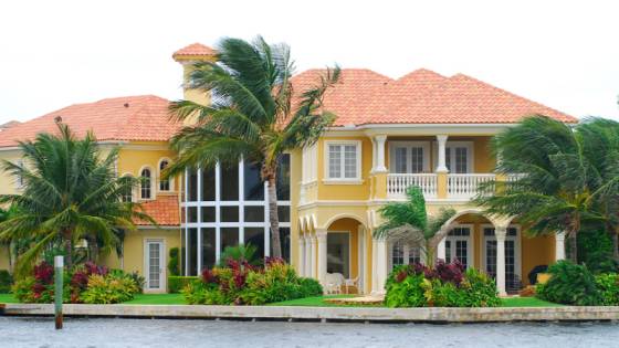 How many questions can you miss on the Florida real estate exam