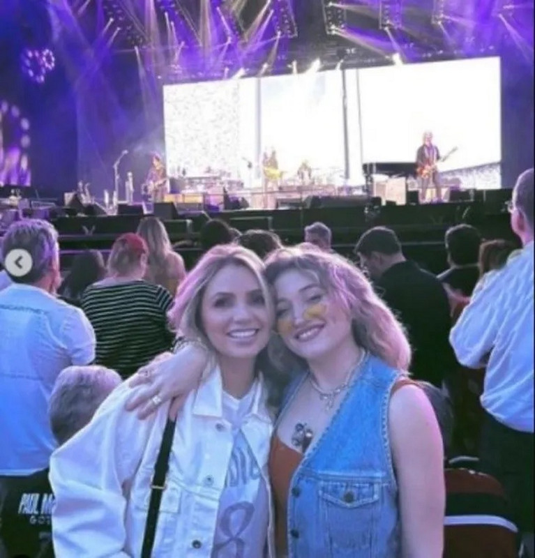 Angélica Rivera es captada disfrutando del concierto de Paul McCartney