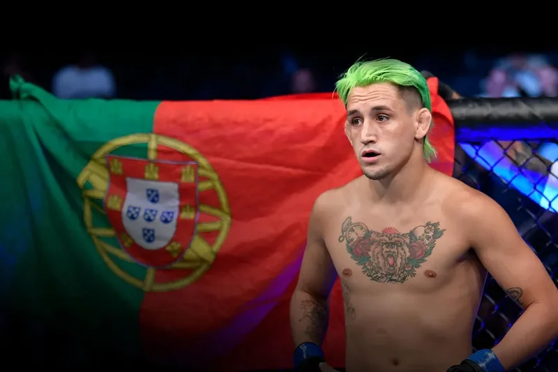 Крис Мутиньо се завърна в UFC