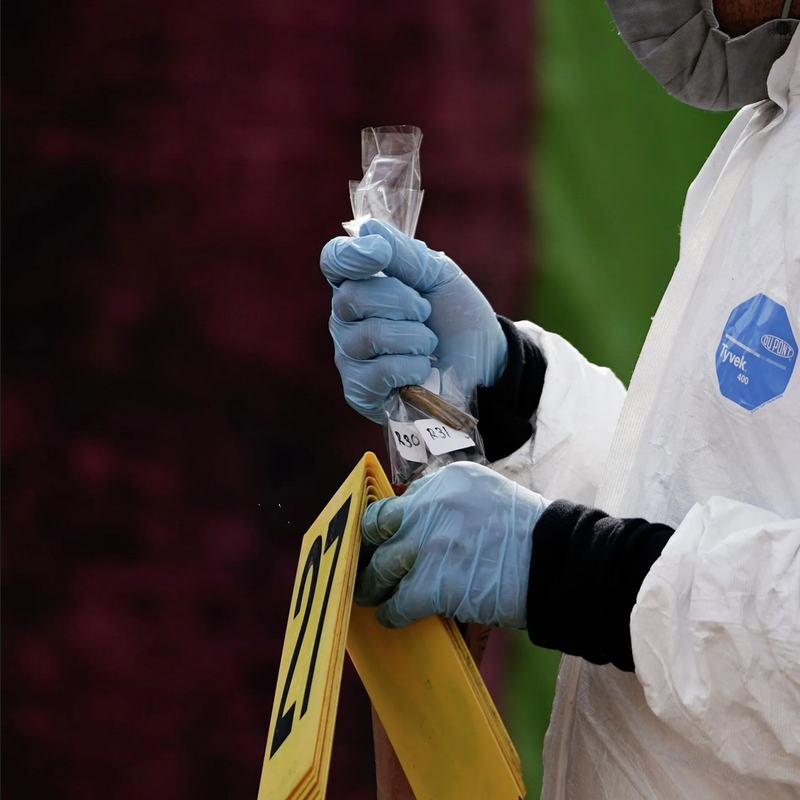 Asesinan a mujer a plena luz del día en gasolinera en Brasil (Video)