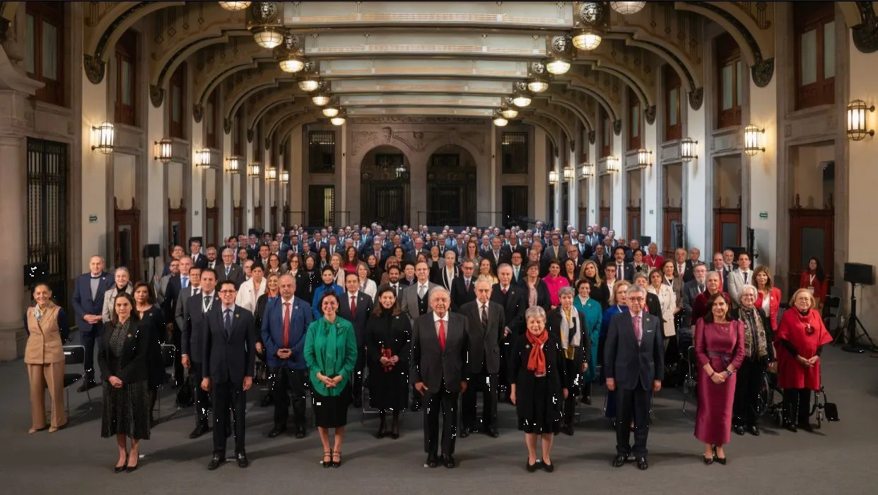 AMLO exhorta a embajadores y cónsules promover México y seguir protegiendo a connacionales