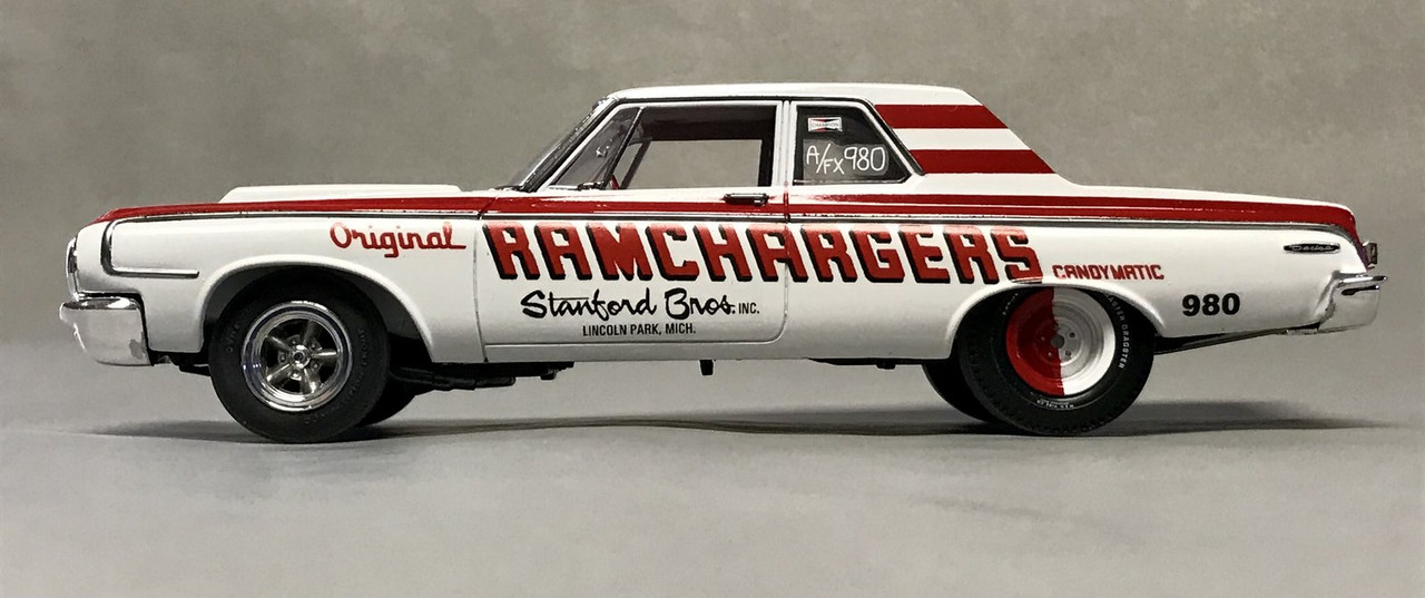 Lindberg 1964 Dodge 330 Ramchargers SS 1/25 Model Kit #72161