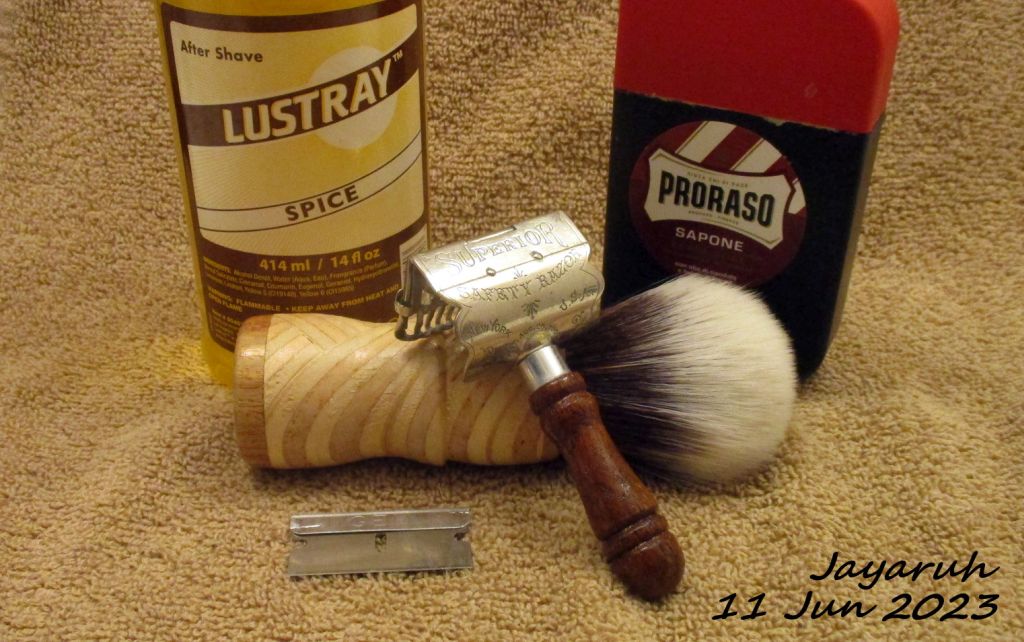 [Image: sos230611.jpg]