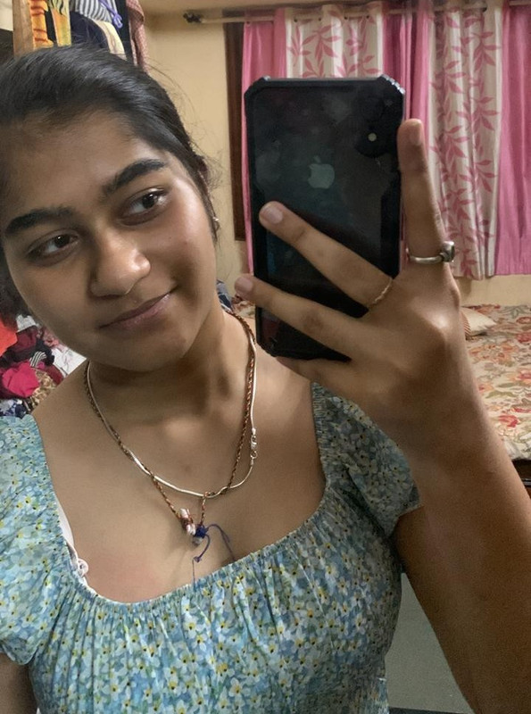 Desi Girl Showing Boobs and Pussy Viral Sex MMS