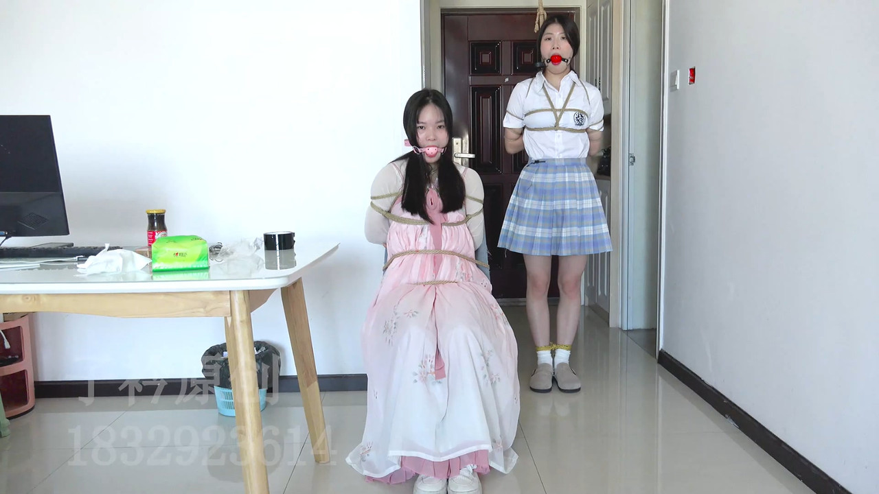 子衿原创 两闺蜜口球放置聊天.mp4_20231109_132406.276