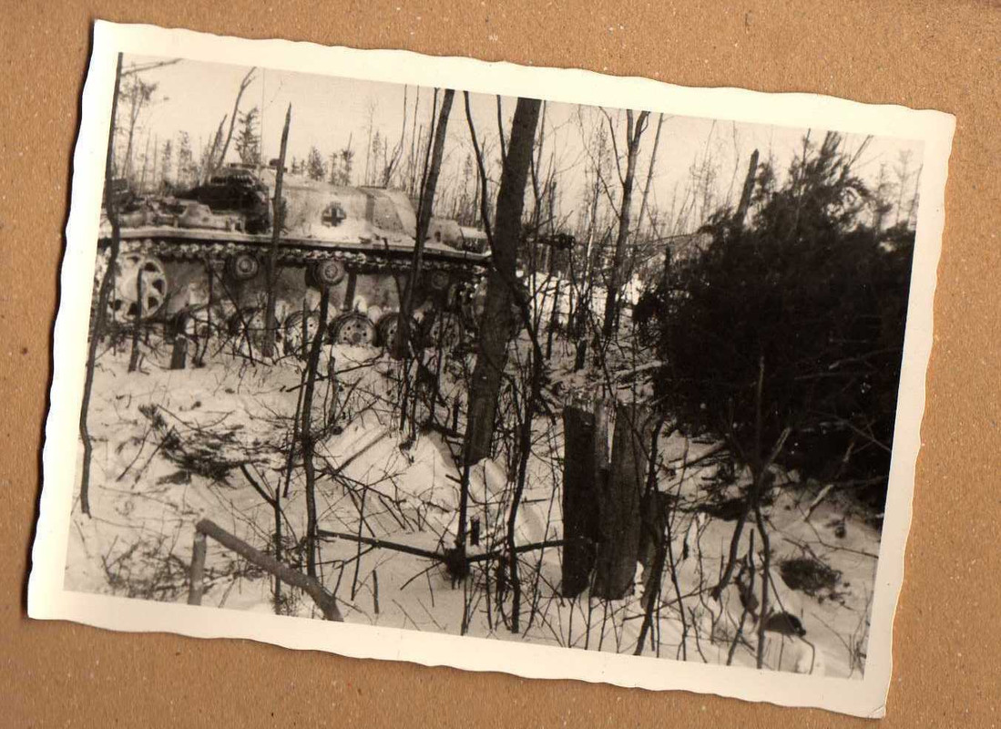 Deutsches Sturmgeschütz weiss getarnt in Russland 1943