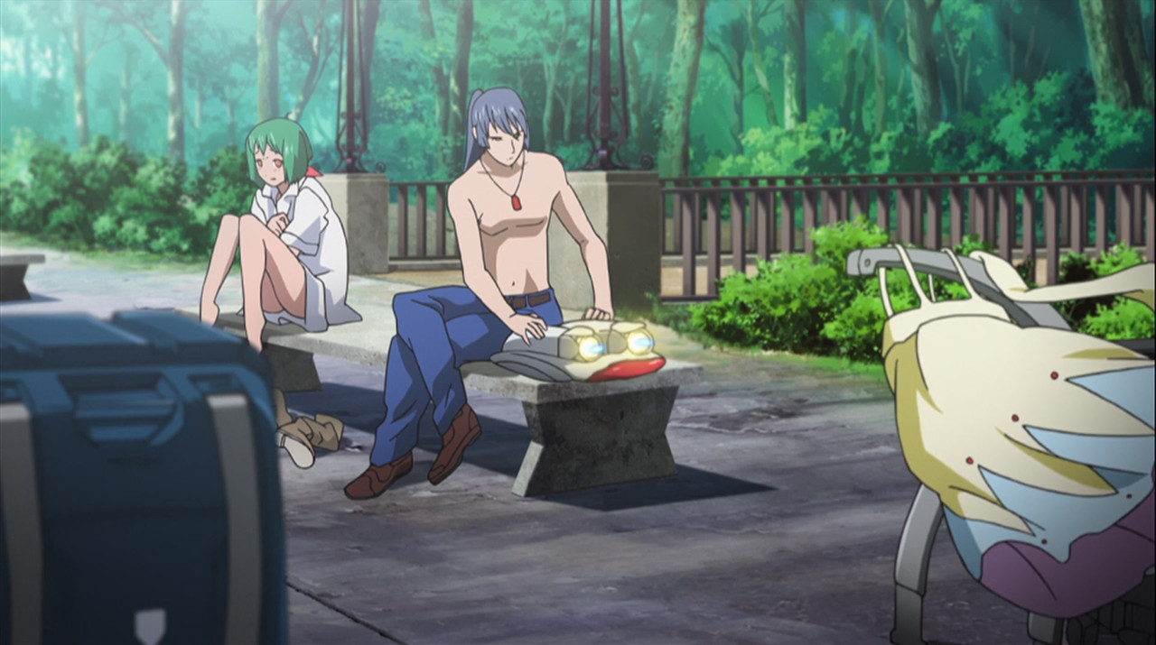 [Coalgirls]_Macross_Frontier_01_-_Broadcast_Edition_(1920x1080_Blu-ray_FLAC)_[46B8AC12].0001