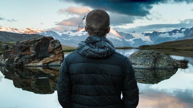 How to Create Parallax Photo Effect in Adobe Photoshop