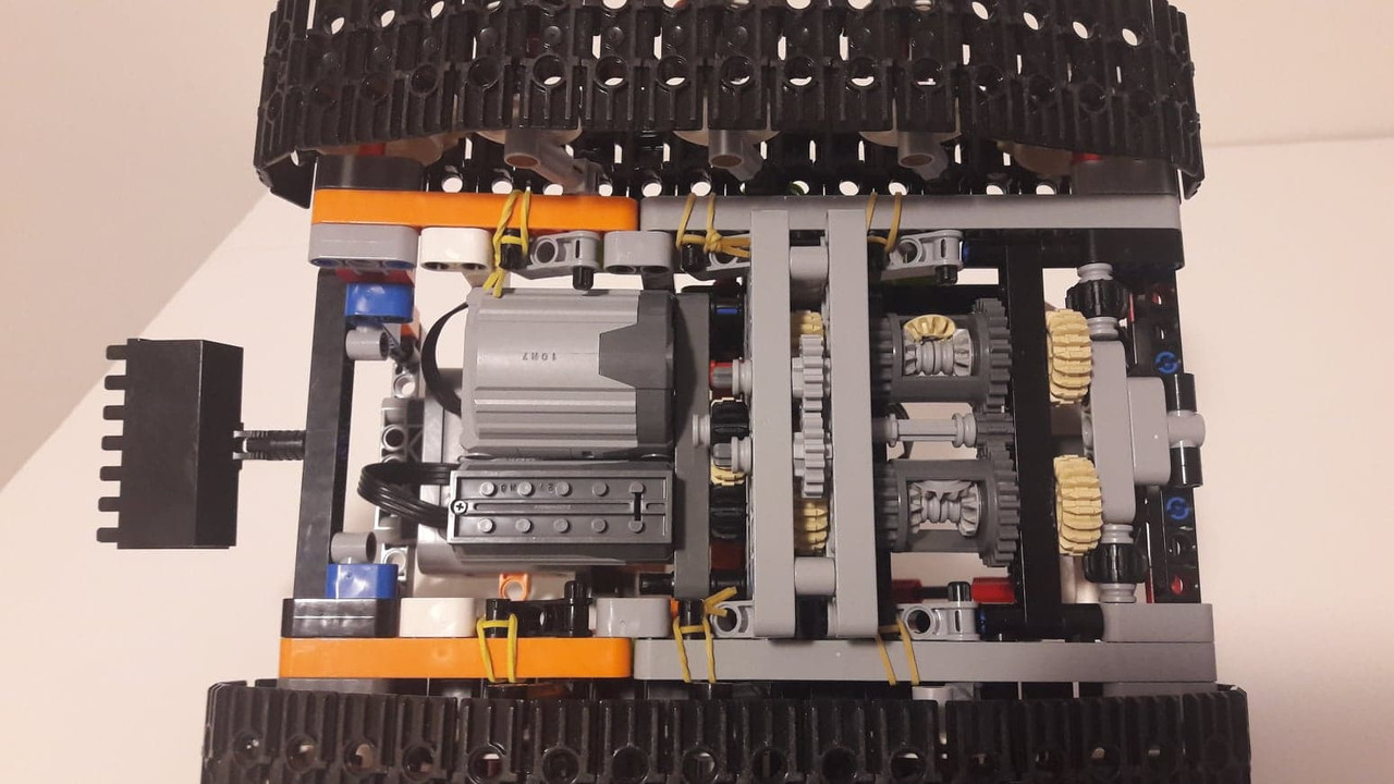 43419072_687423811638804_7057329354132422656_n