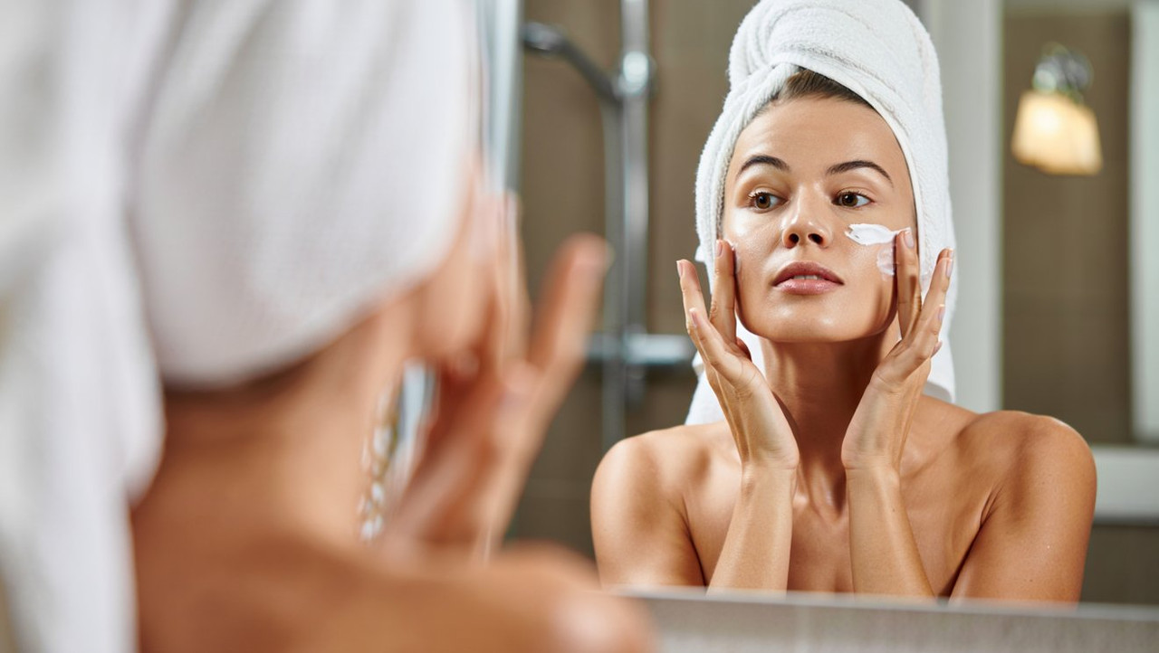 Уход за кожей для замедления признаков старения - антивозрастная косметика