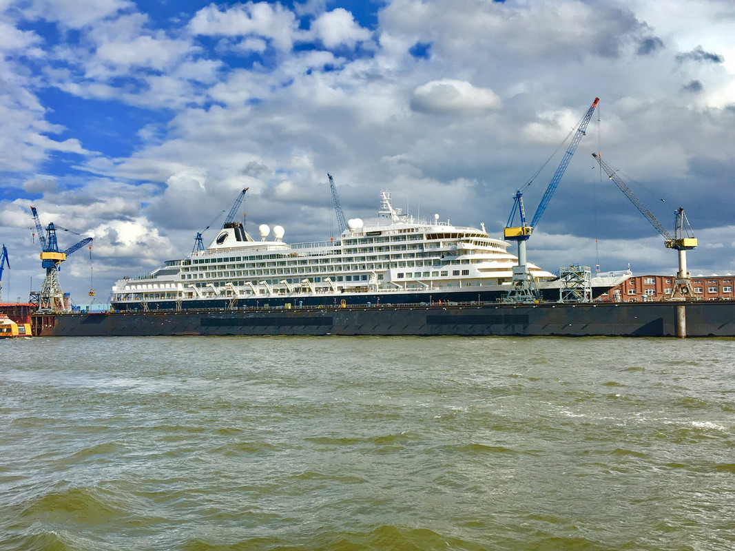 8C0AA3B3-E206-4DB0-BEEE-2EC187DE9D6E