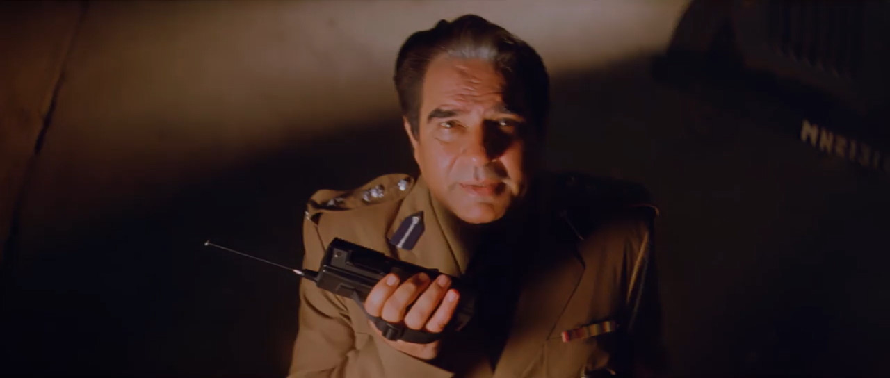 Baazi 1995 WebRip [Hindi] 480p 720p ESub Screenshot