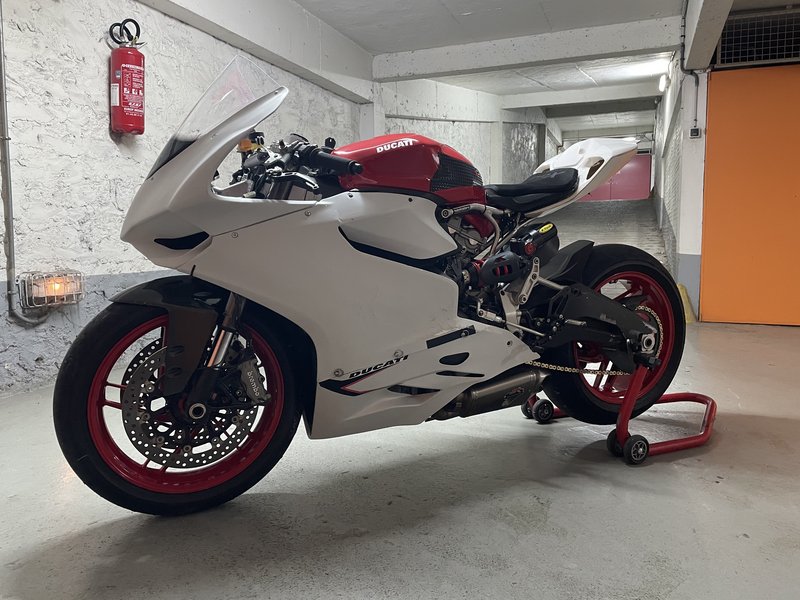 83AA8803-0EFC-4FC2-B9E3-E9AEEEBEA0B2